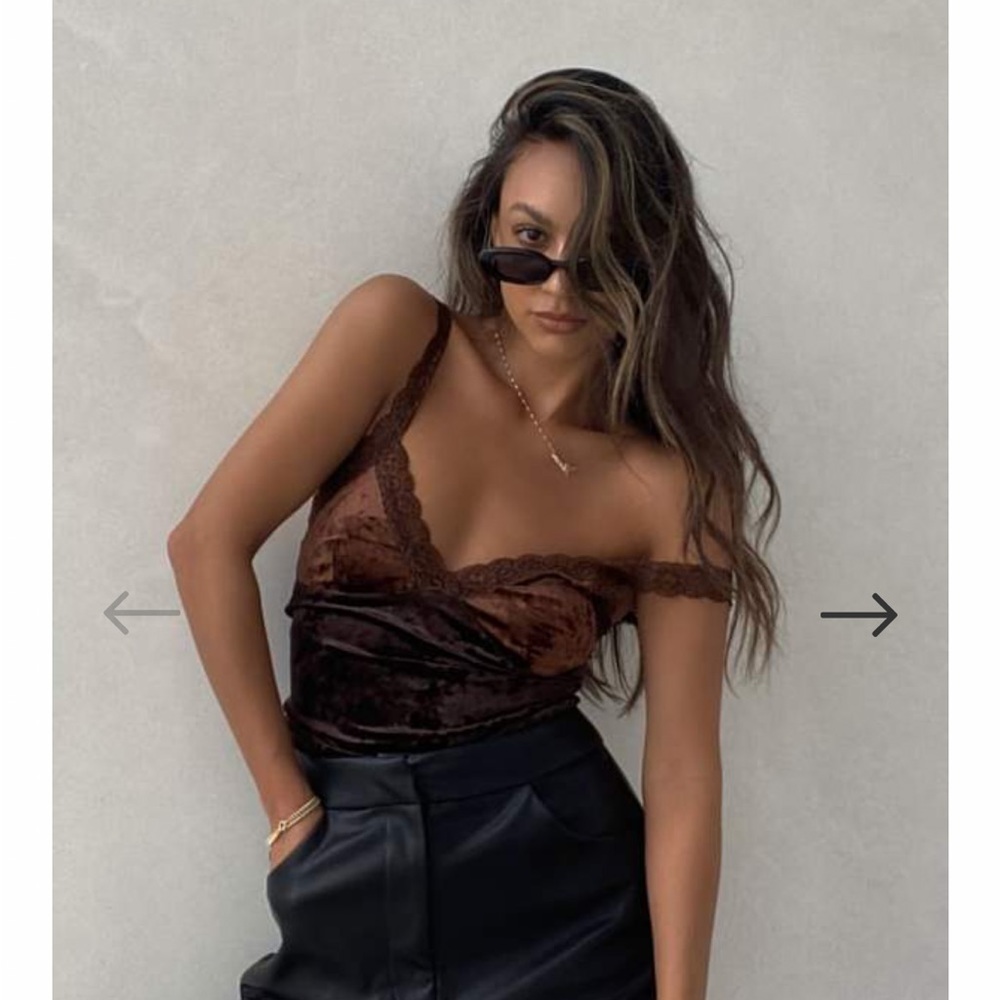Shop Rumours top
